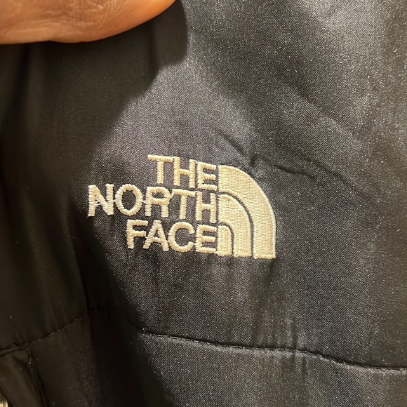 THE NORTH FACE Weather Jacket with so many zippers and pockets. - Picture 5 of 14